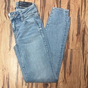 American Eagle Outfitters Light Blue Skinny Jeans